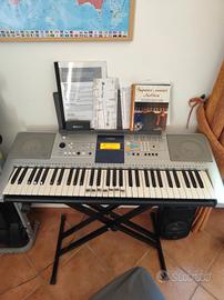 Tastiera Yamaha PSR E323