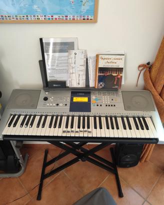 Tastiera Yamaha PSR E323