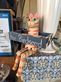 mangiatoia per uccelli in legno