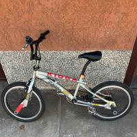 Bici bmx kioga grigia