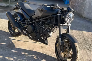 Ducati monster 750