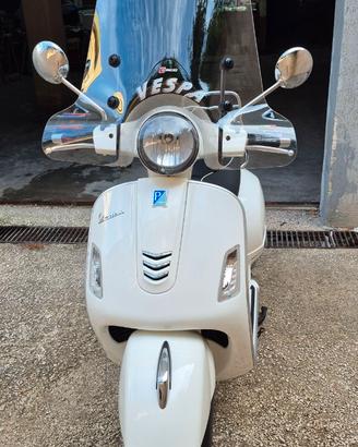 VESPA 300 GTS SUPER