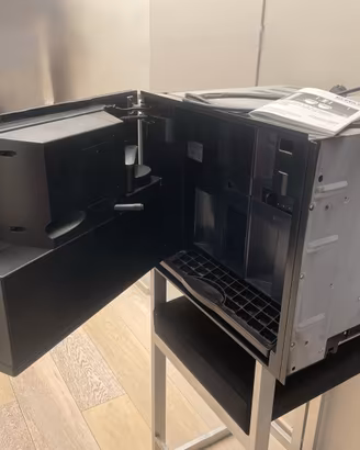 macchina caffè da incasso MIELE con cappuccinatore