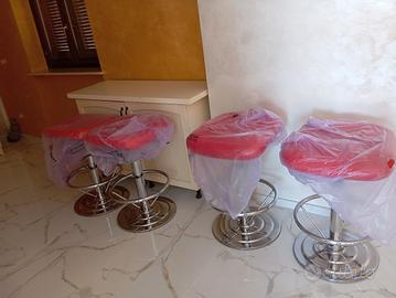 Sgabelli in pelle Rossa