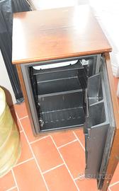 Piccolo FRIGORIFERO-da ufficio ; b&b ; monocamera