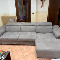 Divano con cassettone