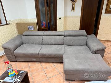 Divano con cassettone