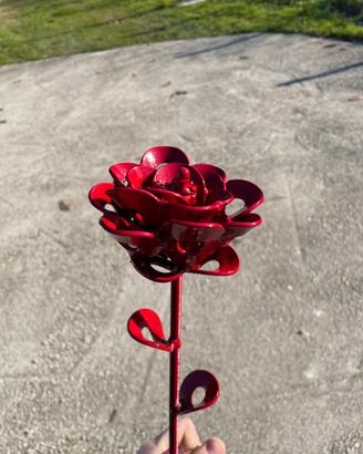 Rosa Artigianale in Metallo Saldato