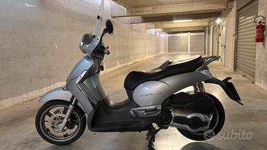 Scarabeo 400ie