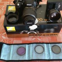 Nikon D3100 con accessori