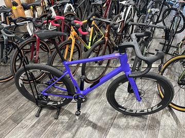 GRAVEL MEGAMO WEST 01 NUOVA taglia XL