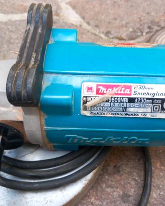 Smerigliatrice 230 mm Makita