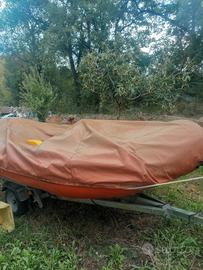 Gommone con carrello e motore