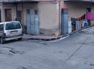 Magazzino zona oreto