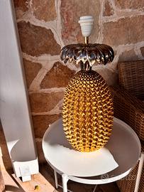 Lampada a forma di ananas dorata