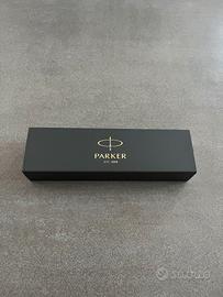 Penna Parker IM Premium Roller, Silver|Golden Trim
