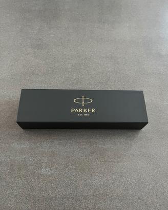 Penna Parker IM Premium Roller, Silver|Golden Trim
