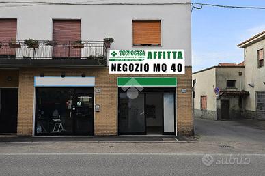 NEGOZIO A SENAGO