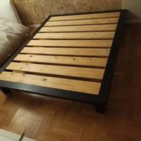 Letto matrimoniale colore wengè con rete in doghe