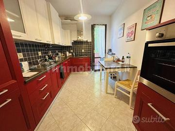 Cucina completa di elettrodomestici