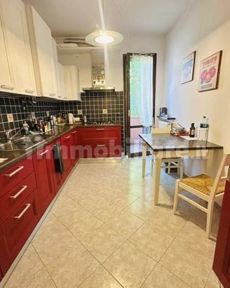 Cucina completa di elettrodomestici