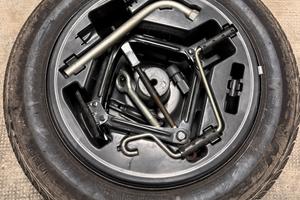 Ruota di scorta + crick punto evo