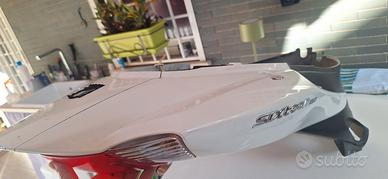 Carena posteriore  Suzuki sixteen bianco perla