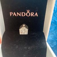 PANDORA Charm Casetta 791267