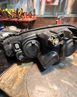 fanale anteriore sinistro alfa 147