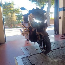 Yamaha X-Max 300 IRON MAX