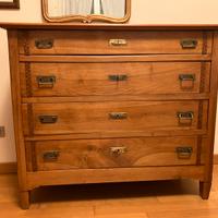 Cassettone stile liberty