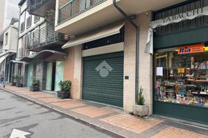 NEGOZIO A ALBA