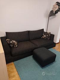 Divano 3 Posti + Pouf