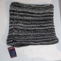 Scaldacollo nuovo di grosso spessore