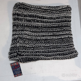 Scaldacollo nuovo di grosso spessore