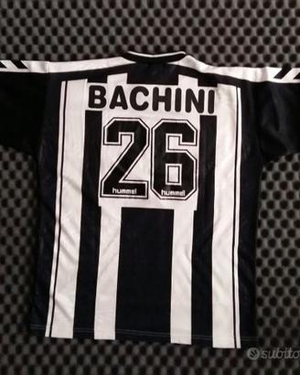 Stock lotto maglie pantaloncini calzettoni calcio