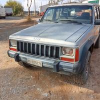 Autocarro jeep cherokee