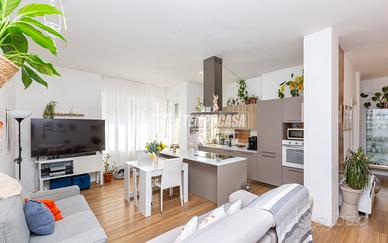 AMPIO TRILOCALE RISTRUTTURATO PANORAMICO