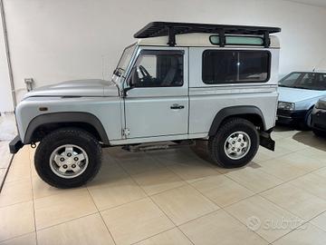 Land Rover Defender 90 2.4 TD4 Station Wagon SE