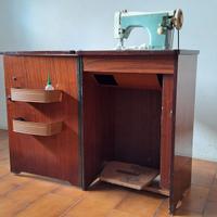 Macchina da cucire anni 60 con mobiletto