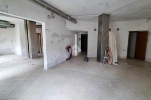 NEGOZIO A CASATENOVO