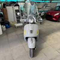 Vespa GTS 300 Super del 2008 USATO