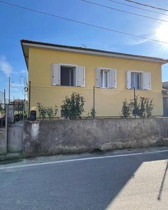 Villa di 173 m² con 4 locali e box auto a Rive