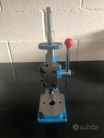 Pressa manuale da banco