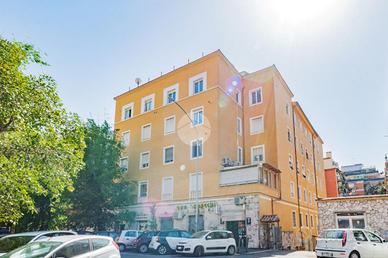 2 LOCALI A ROMA