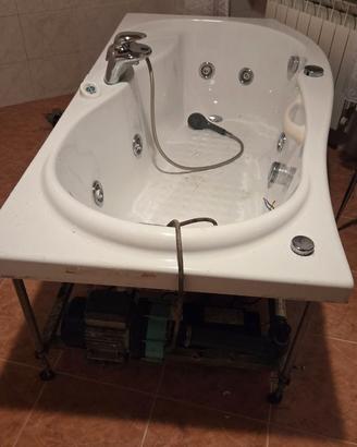 vasca idromassaggio teuco usata  3/4 volte