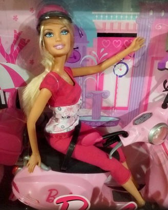 Barbie Pink Vespa Piaggio P6560 2008 NRFB