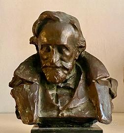 Scultura in bronzo. Giuseppe Verdi. Luigi Secchi.