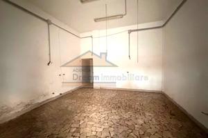 Locale Commerciale in Via Colonne Rif.F3145