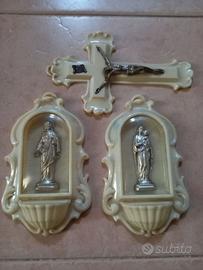 Aquasantiere e croce